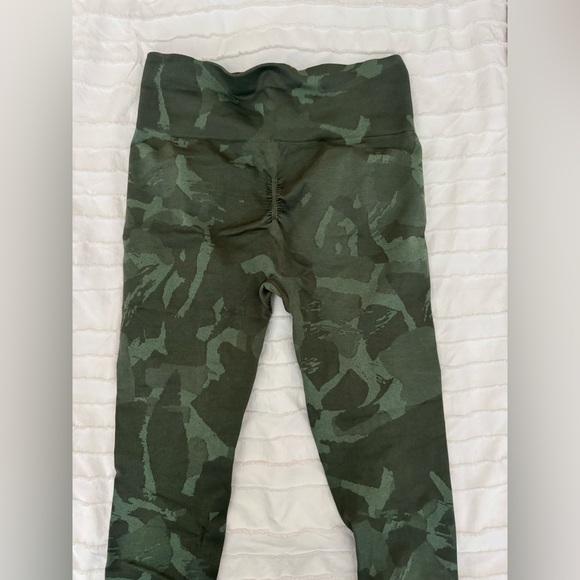 Gymshark Green Camo Leggings - Picture 4 of 4